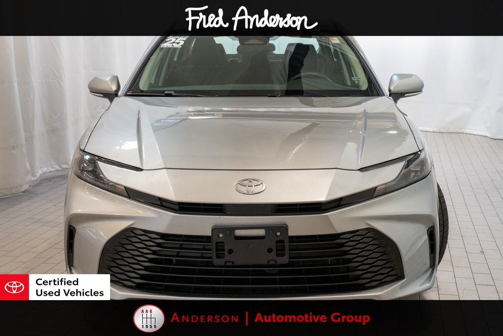 2025 Toyota Camry LE photo 3