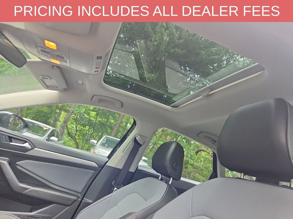 Used 2025 Volkswagen Jetta 1.5T SE Sedan