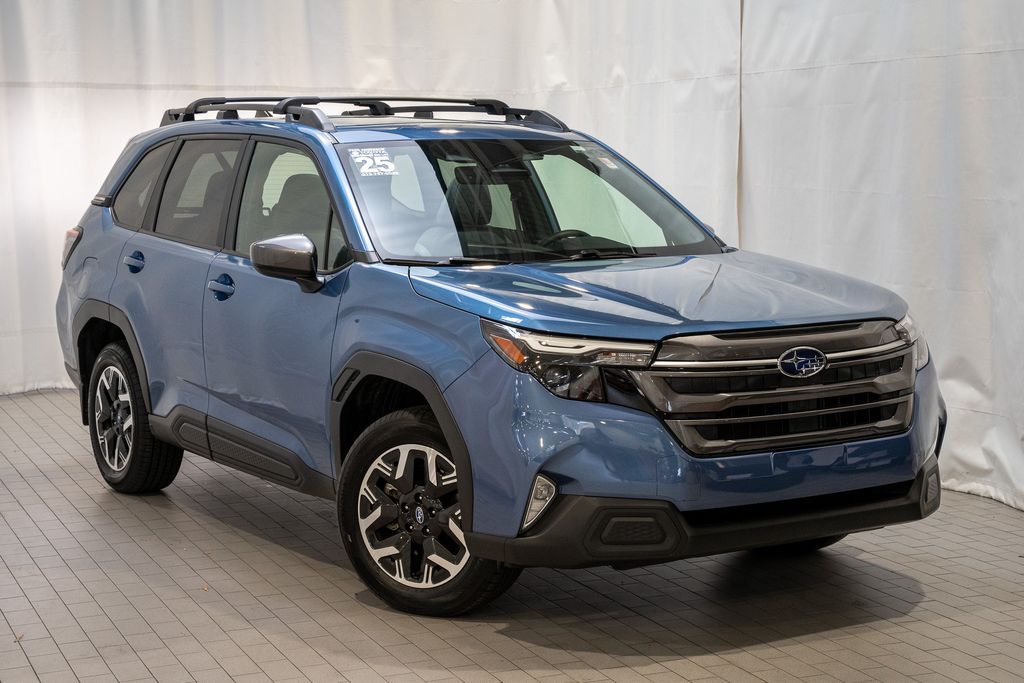 2025 Subaru Forester Premium's photo