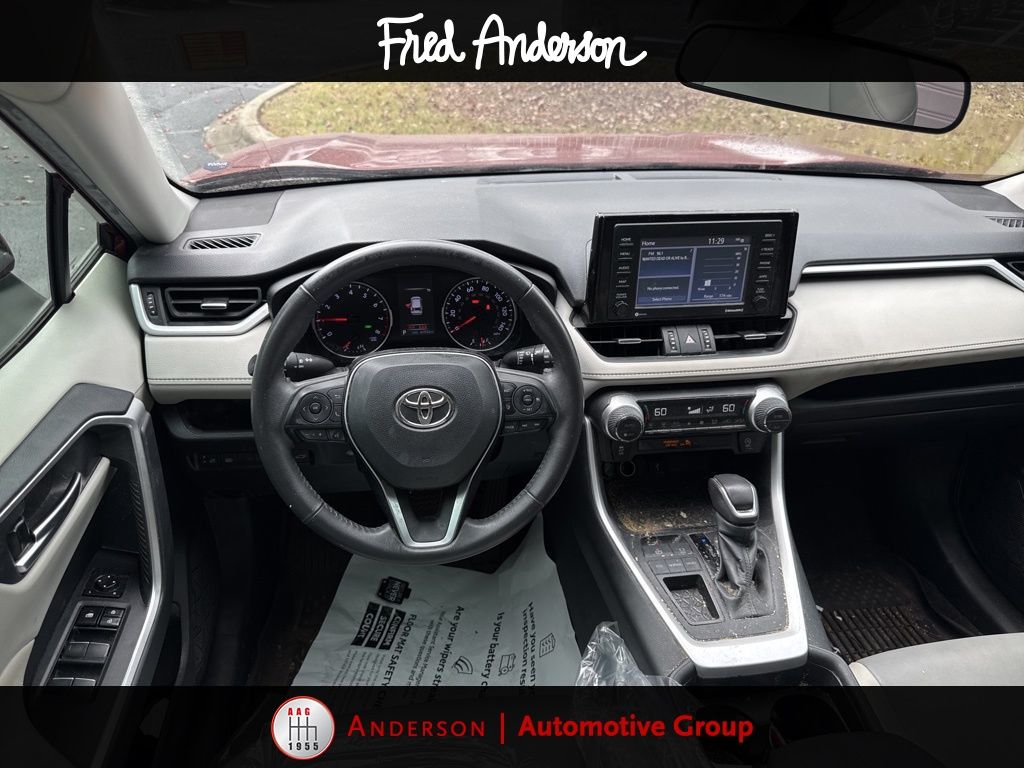 2021 Toyota RAV4 XLE Premium photo 2