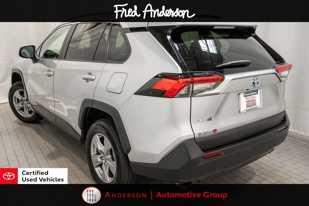 2023 Toyota RAV4 Hybrid XLE photo 2