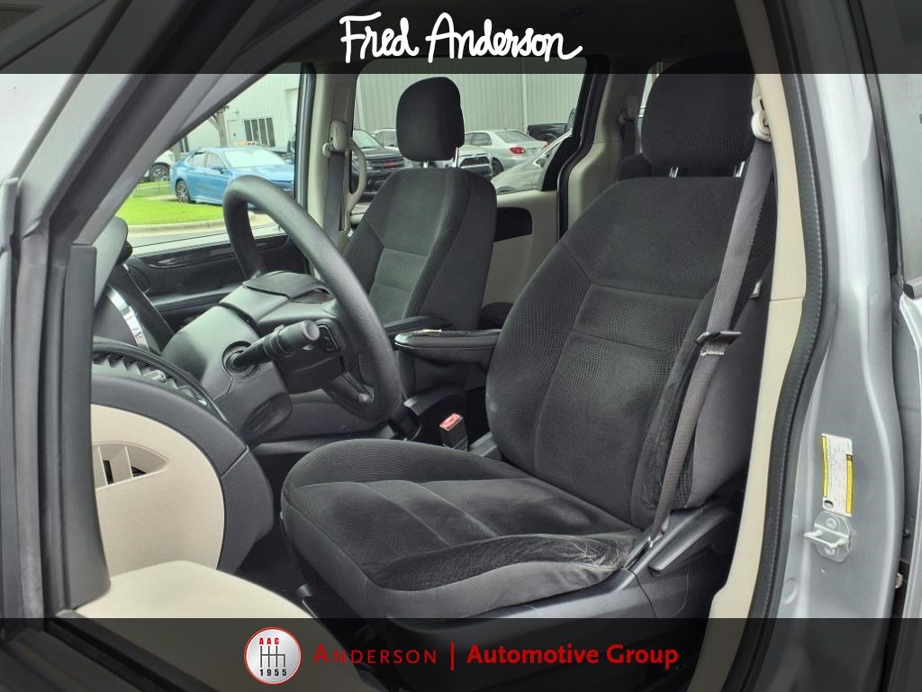 2019 Dodge Grand Caravan SE photo 3