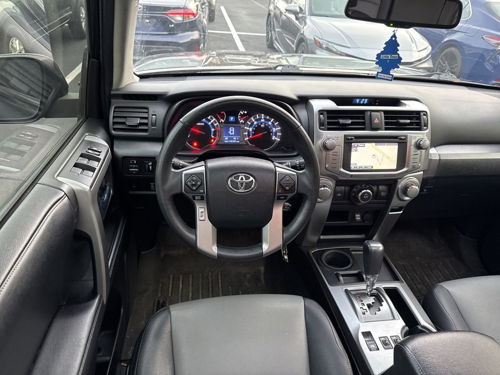 2016 Toyota 4Runner SR5 Premium photo 2