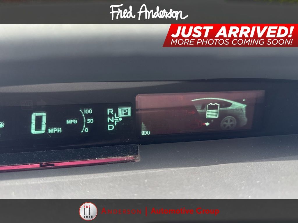 2015 Toyota Prius Plug-in Advanced photo 3