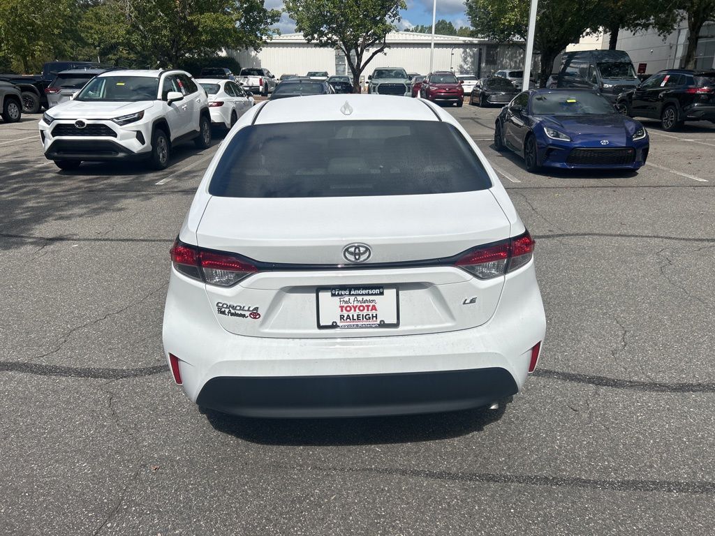 2025 Toyota Corolla LE photo 4
