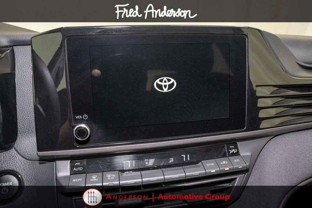 2025 Toyota Camry LE - Photo 11