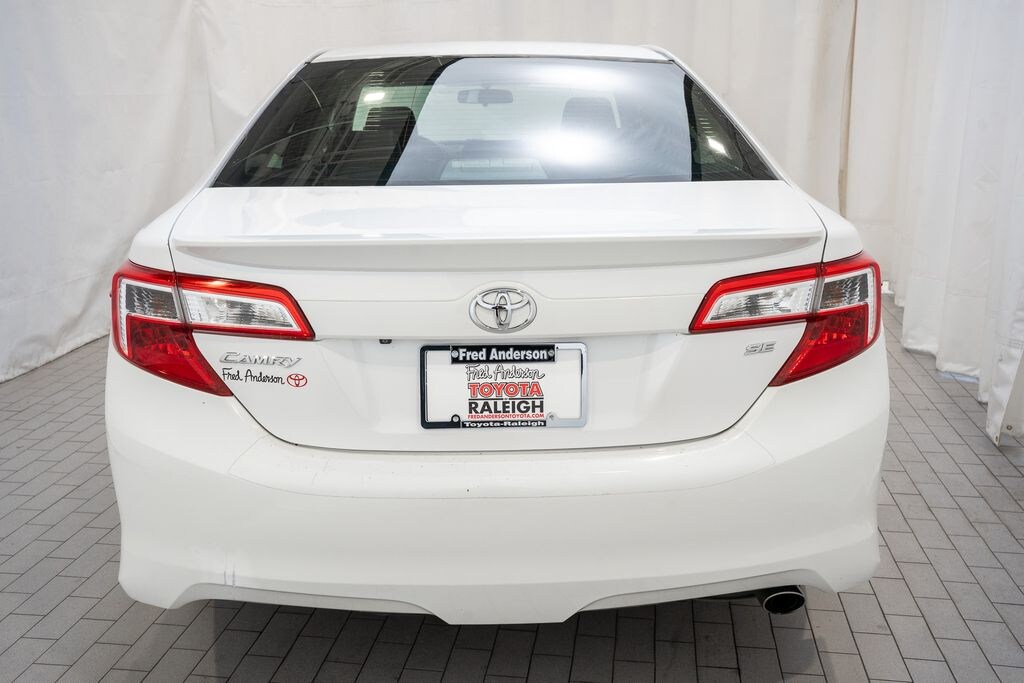 Used 2014 Toyota Camry SE Sedan