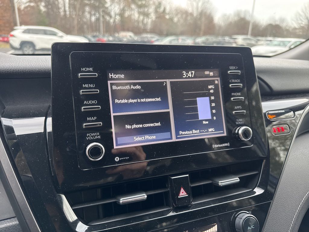 2021 Toyota Camry SE photo 4