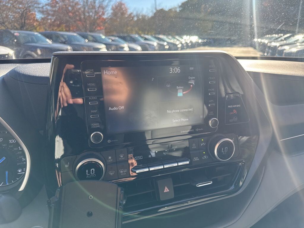 Used 2021 Toyota Highlander Hybrid XLE SUV