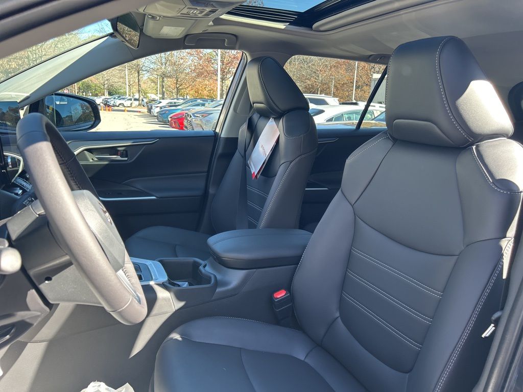 2025 Toyota RAV4 XLE Premium photo 3