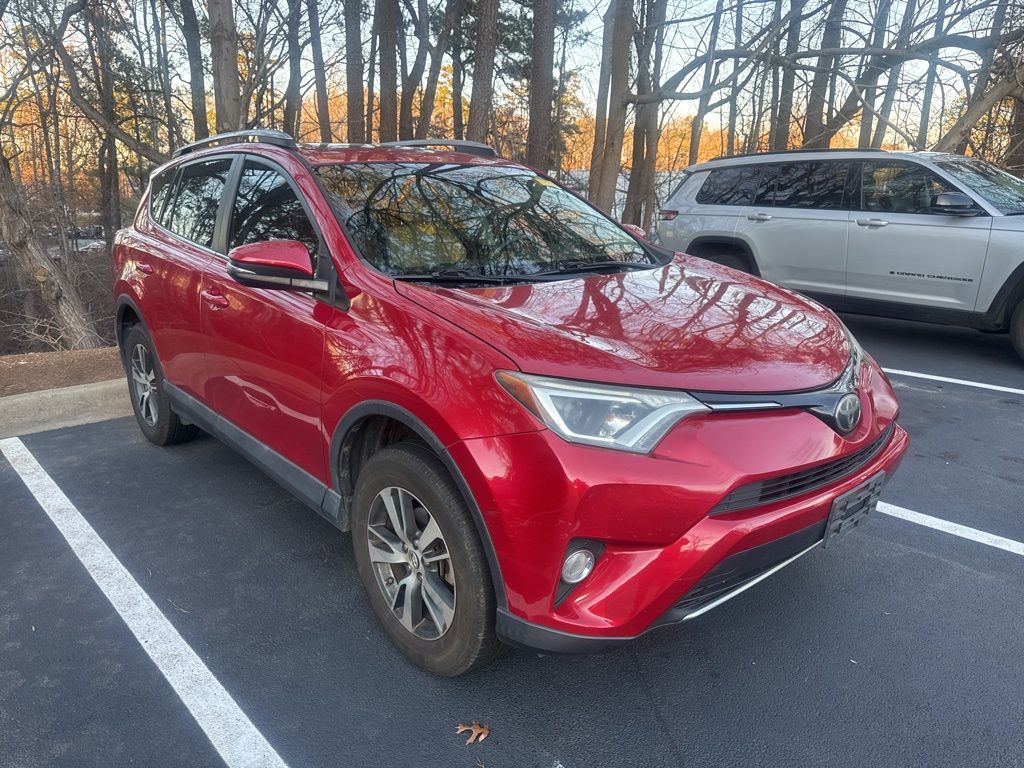 2017 Toyota RAV4 XLE's photo
