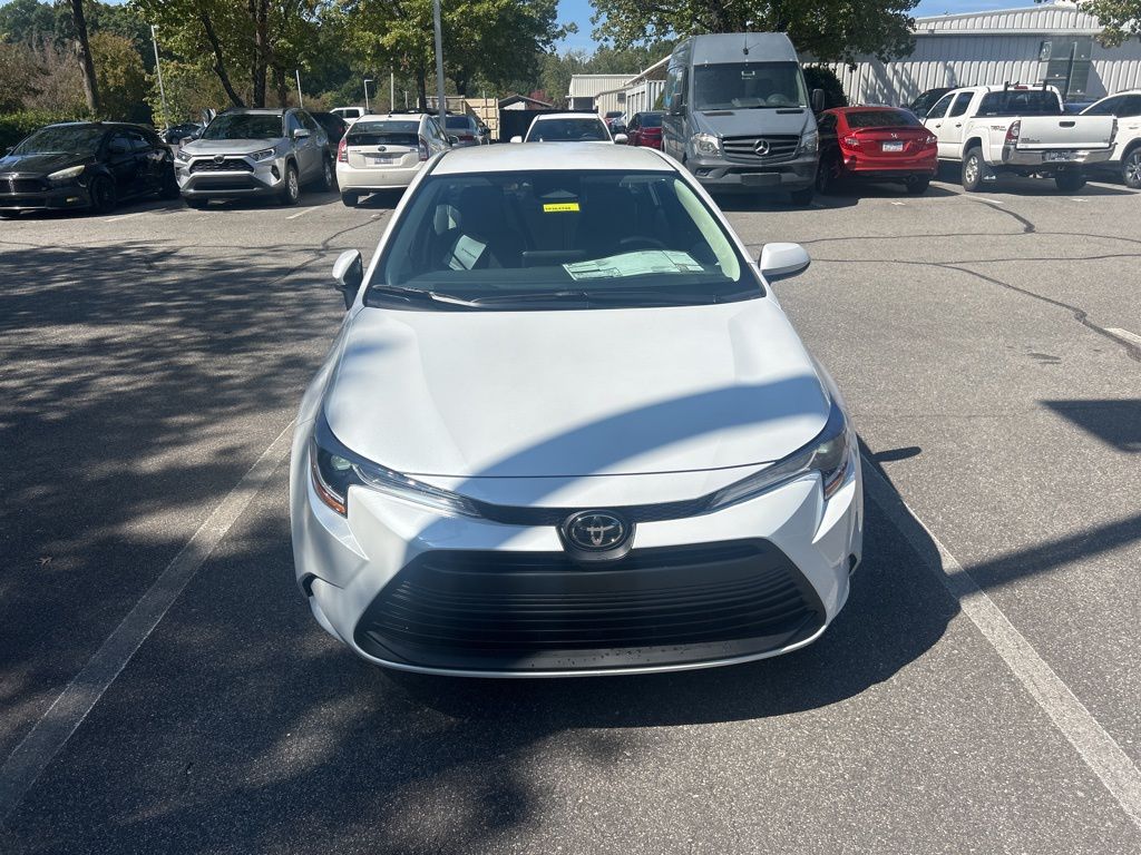 2026 Toyota Corolla LE photo 2