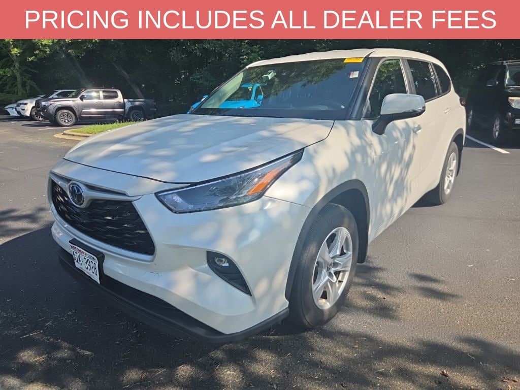 Used 2025 Toyota Highlander LE SUV