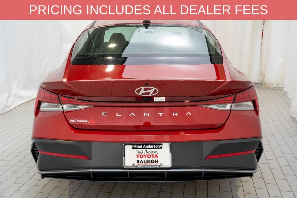 Used 2025 Hyundai Elantra SEL Convenience Sedan