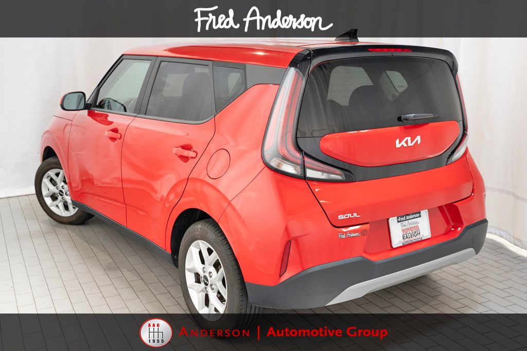 2023 Kia Soul LX photo 4