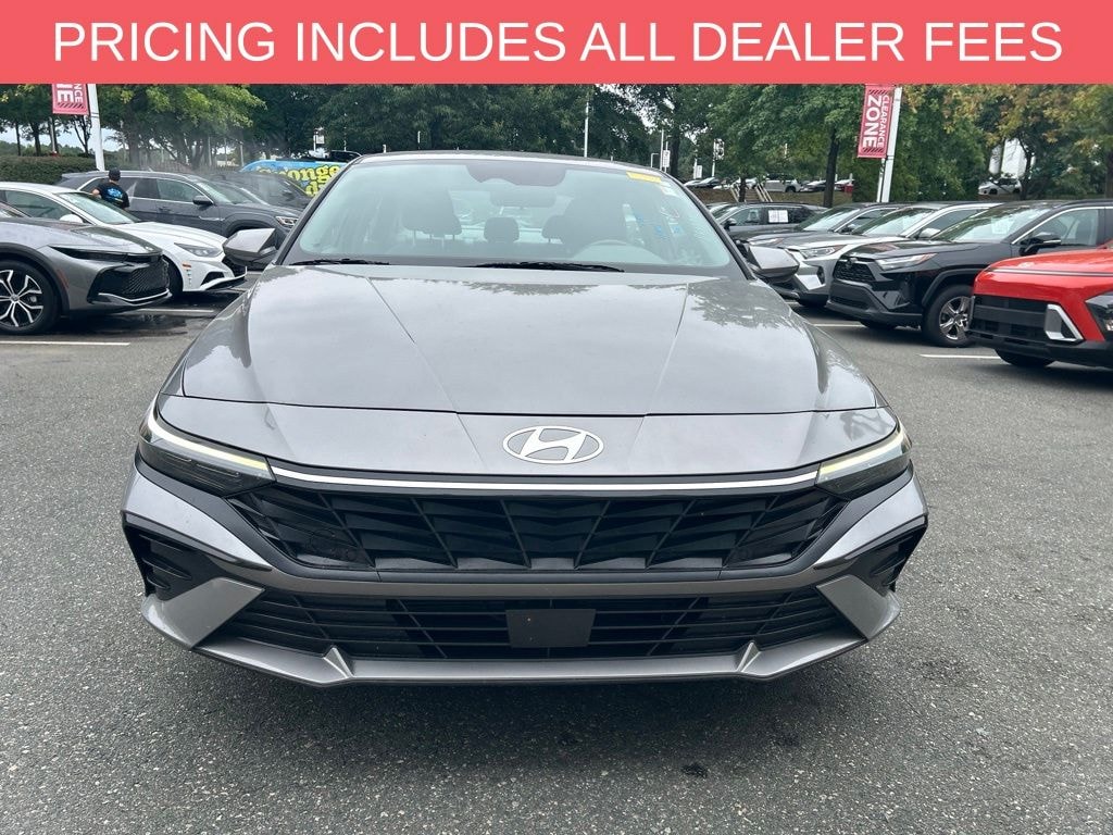 Used 2025 Hyundai Elantra SEL Convenience Sedan