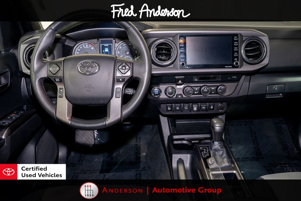 2023 Toyota Tacoma TRD Off-Road photo 2