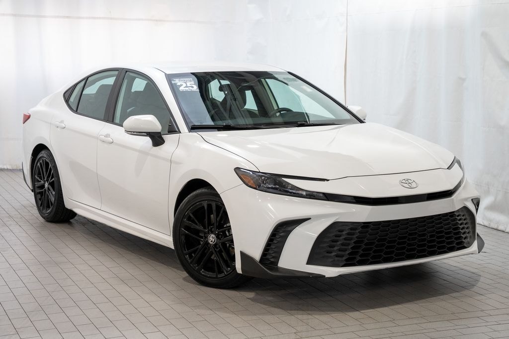 Used 2025 Toyota Camry SE Sedan