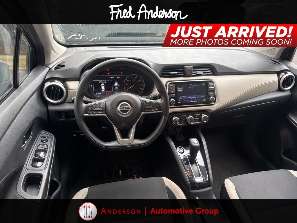 2022 Nissan Versa 1.6 SV photo 2