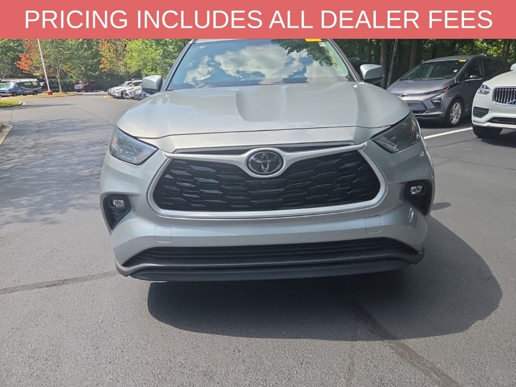 Used 2025 Toyota Highlander LE SUV