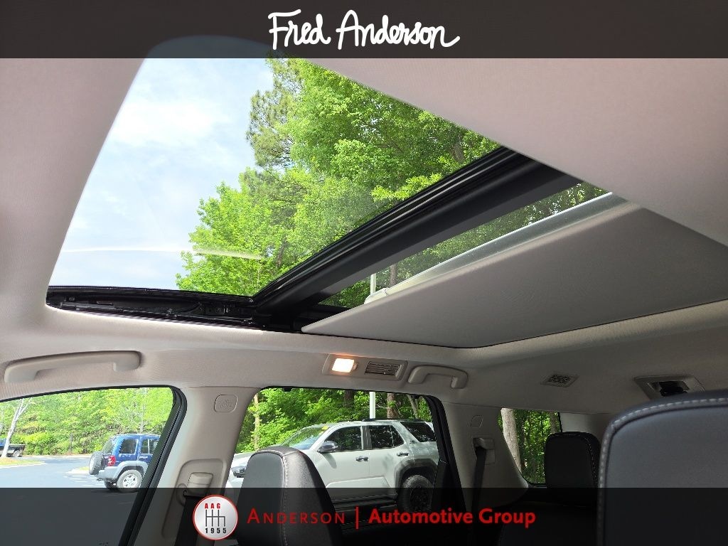 Used 2022 Nissan Pathfinder SL SUV