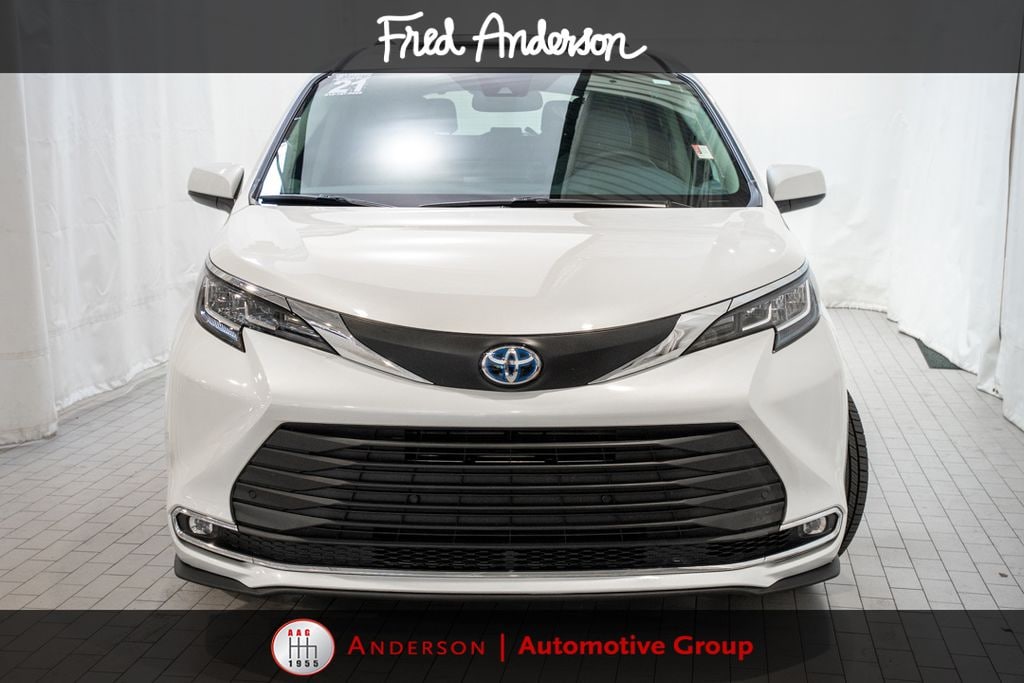 Certified 2021 Toyota Sienna XLE Minivan/Van
