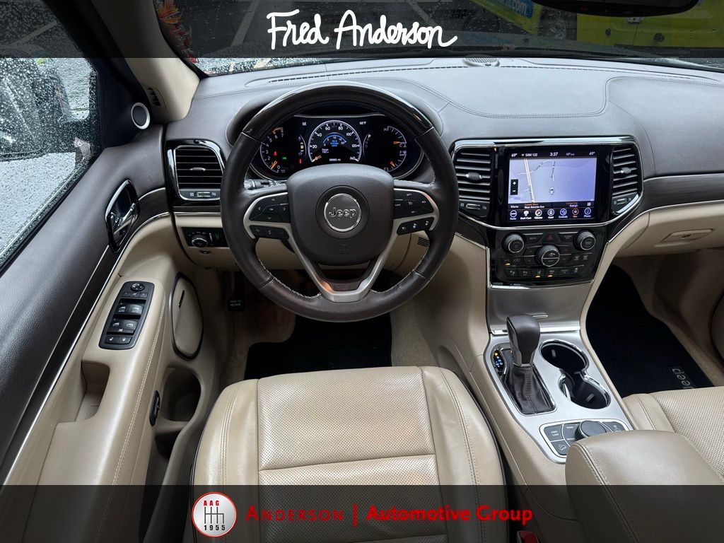 2019 Jeep Grand Cherokee Overland photo 2