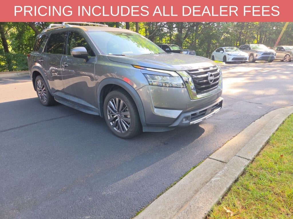 Used 2022 Nissan Pathfinder SL SUV