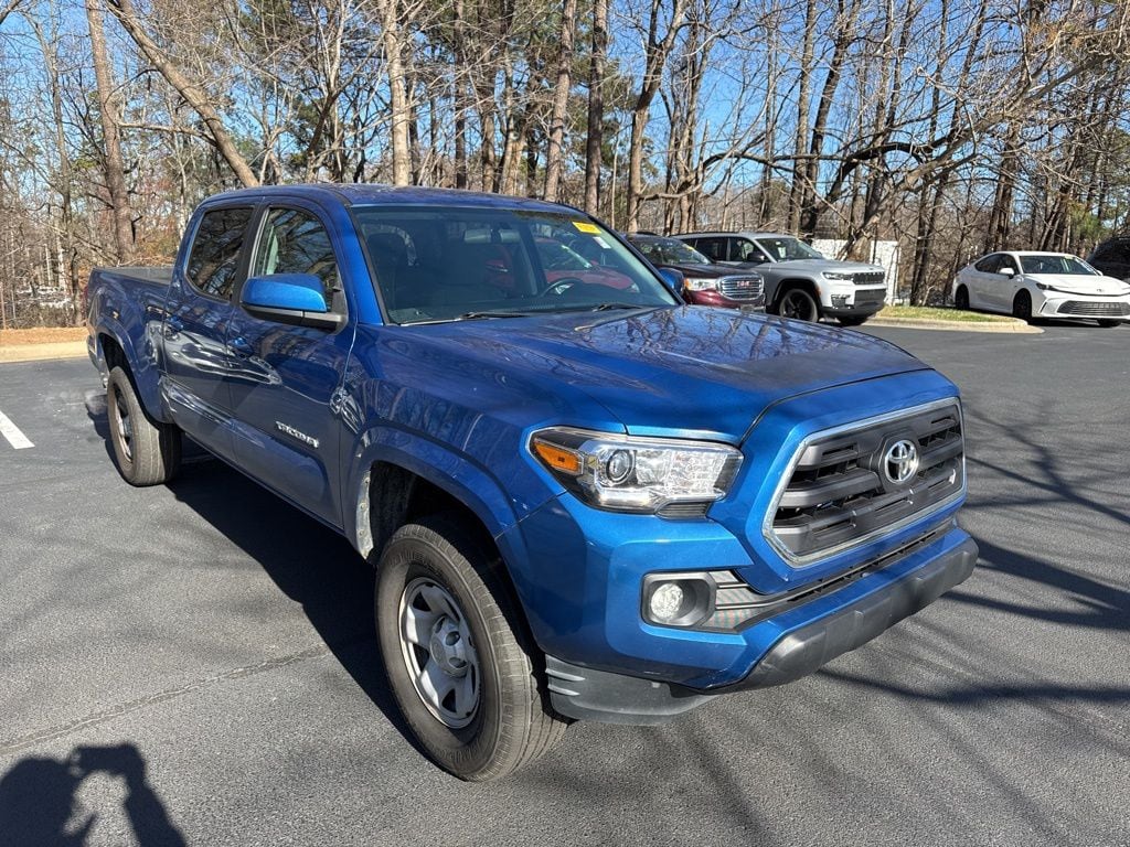 2016 Toyota Tacoma SR5's photo