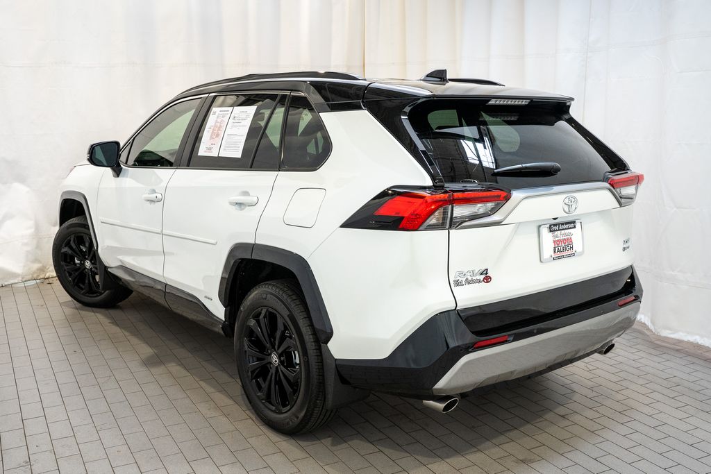 2025 Toyota RAV4 Hybrid XSE photo 4