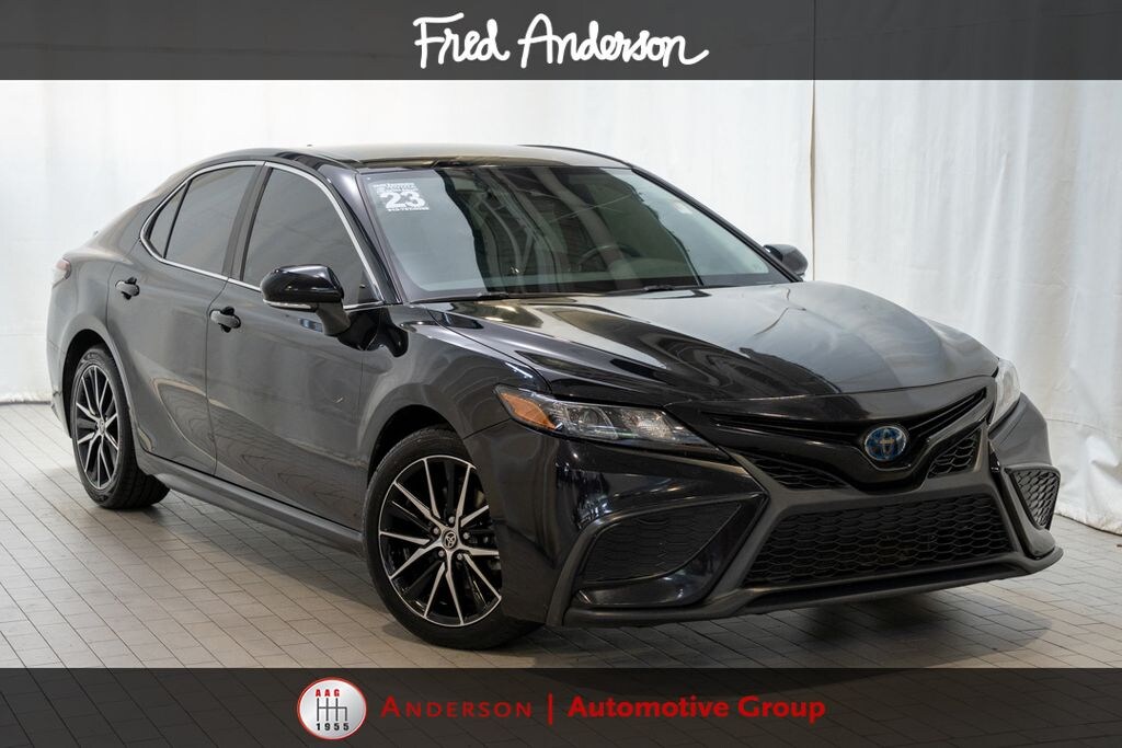 Used 2023 Toyota Camry SE Sedan