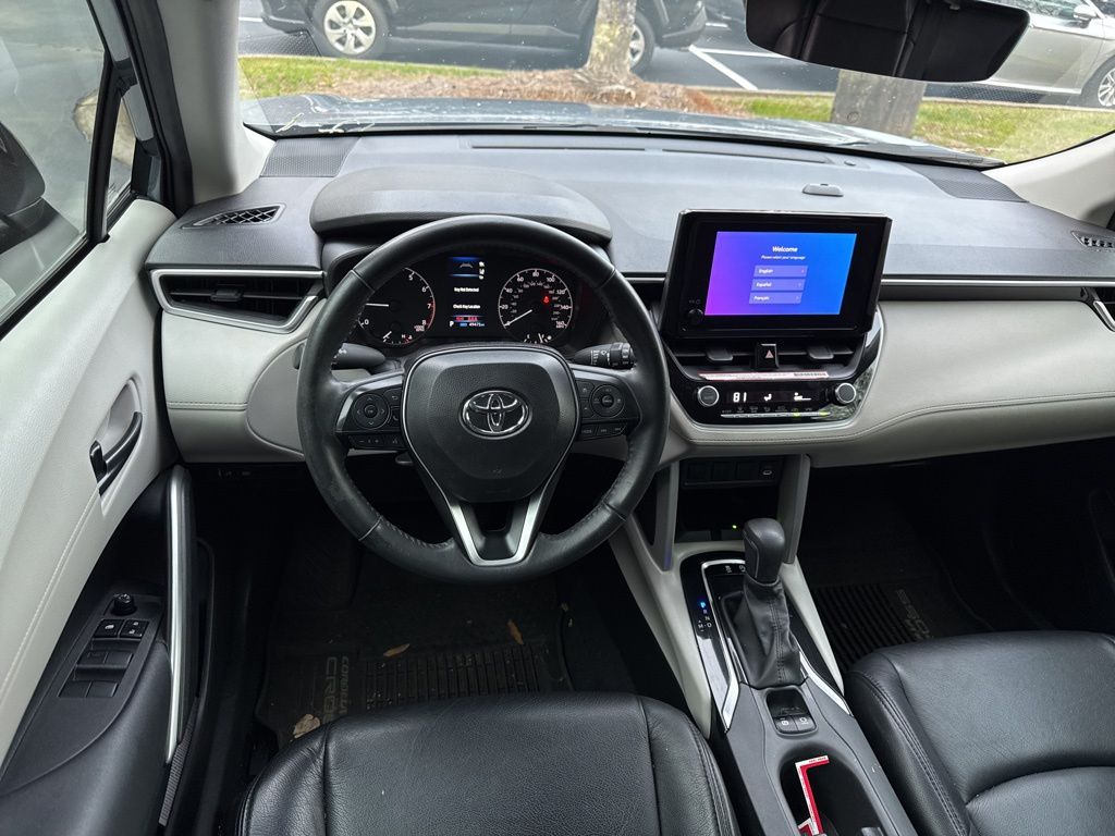 2024 Toyota Corolla Cross LE photo 2