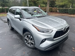 2025 Toyota Highlander Hybrid XLE SUV