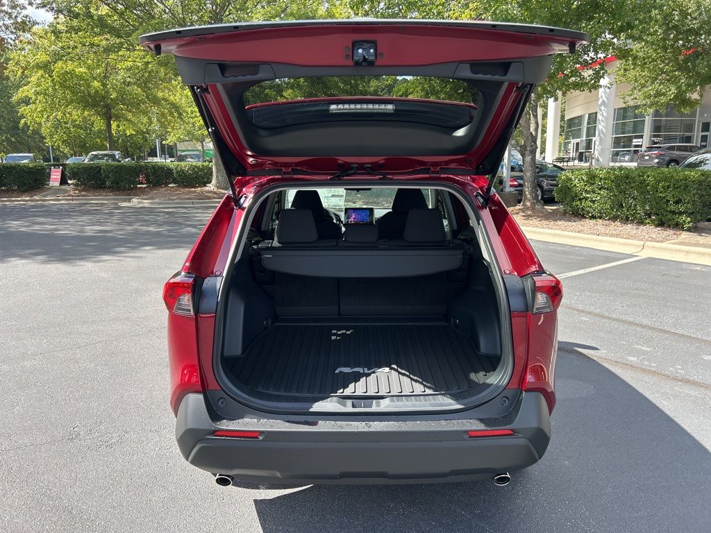 2025 Toyota RAV4 Hybrid LE photo 3