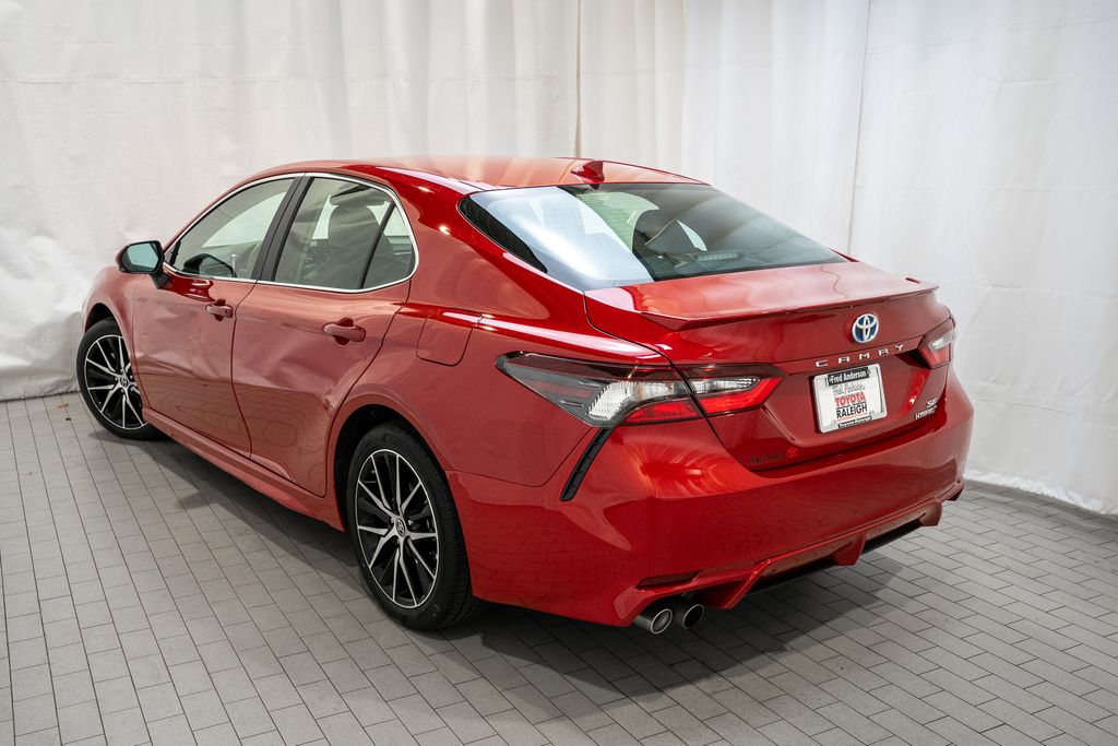 2024 Toyota Camry Hybrid SE photo 4