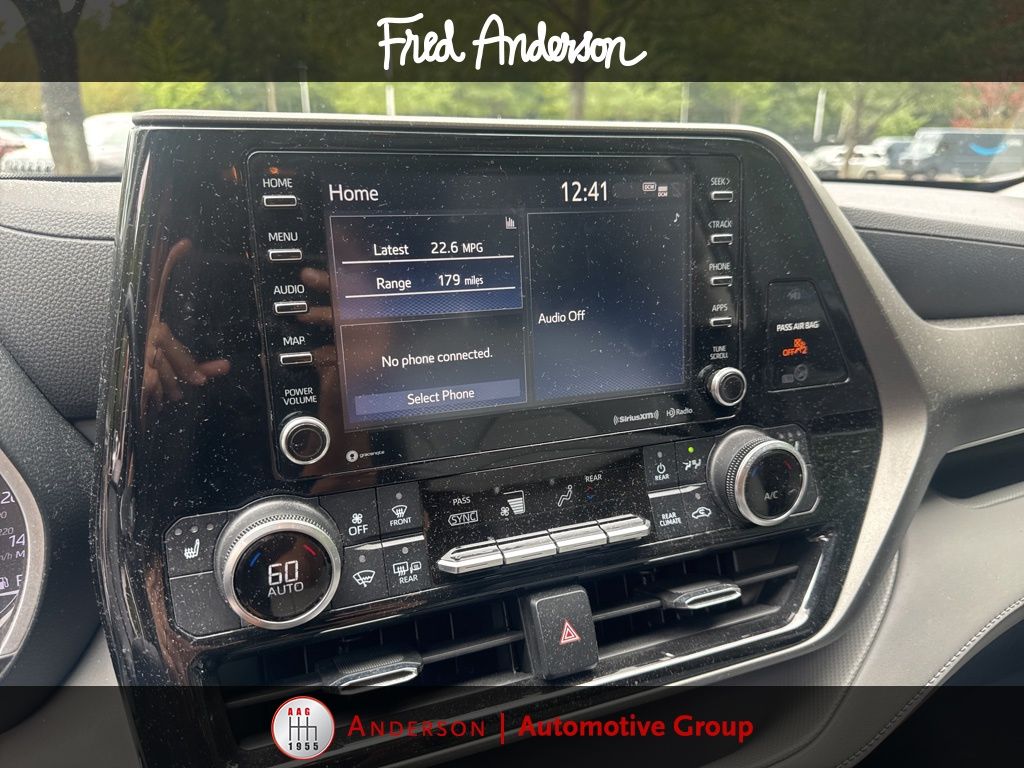 2022 Toyota Highlander XLE photo 4