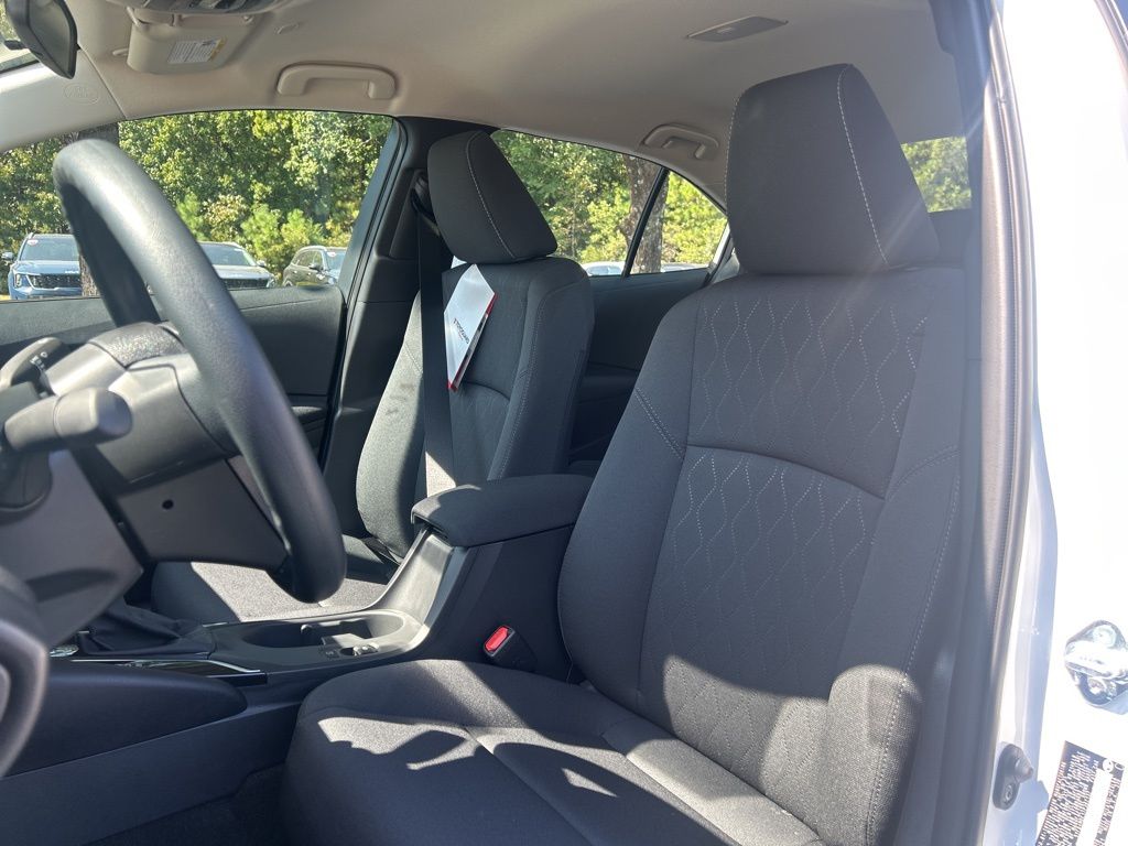2026 Toyota Corolla LE photo 2