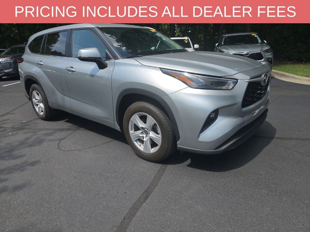 Used 2025 Toyota Highlander LE SUV