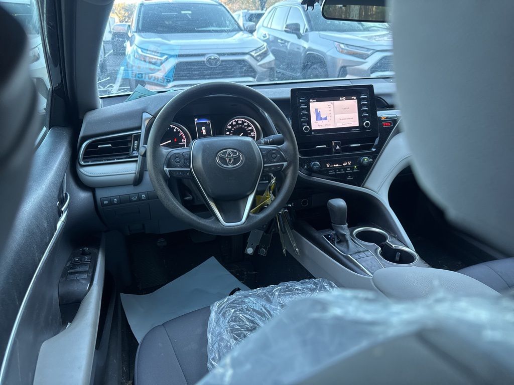 2022 Toyota Camry LE photo 2