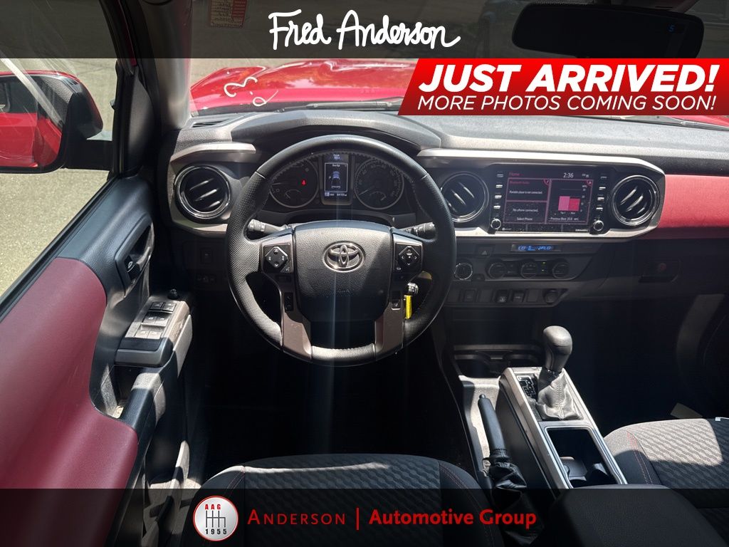 2022 Toyota Tacoma SR5 V6 photo 2