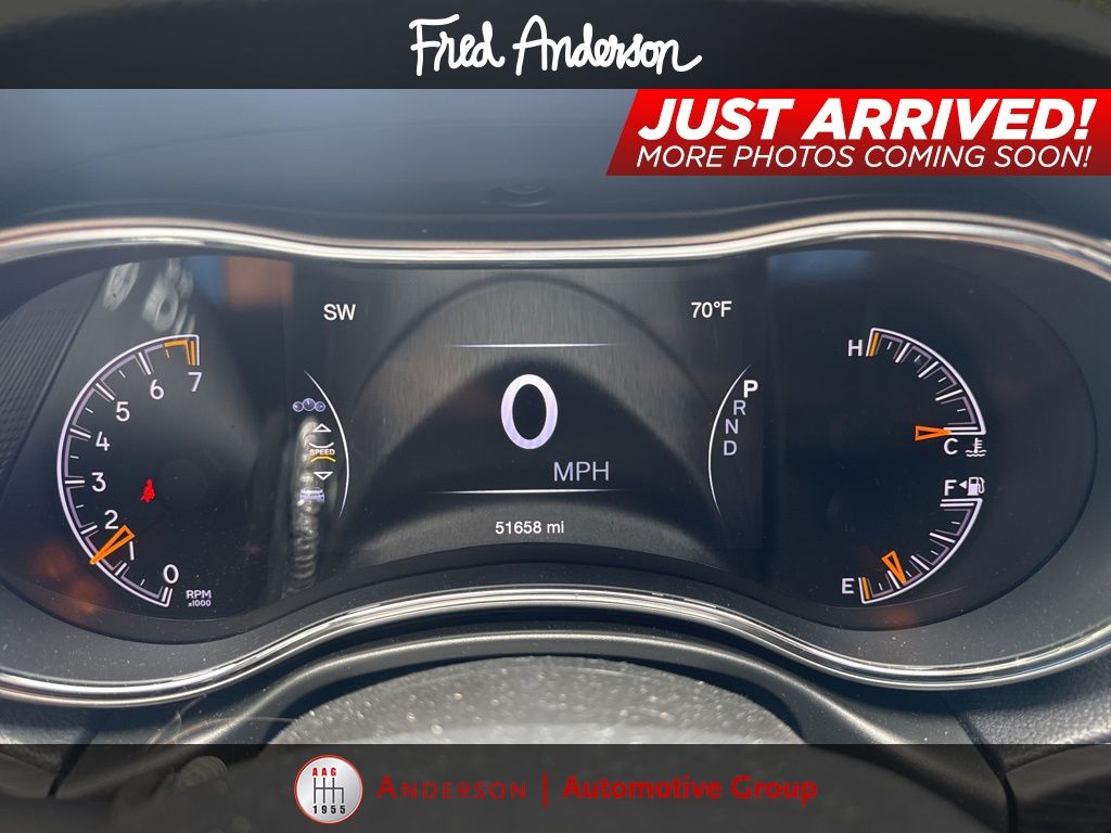 2021 Jeep Grand Cherokee Laredo E photo 3