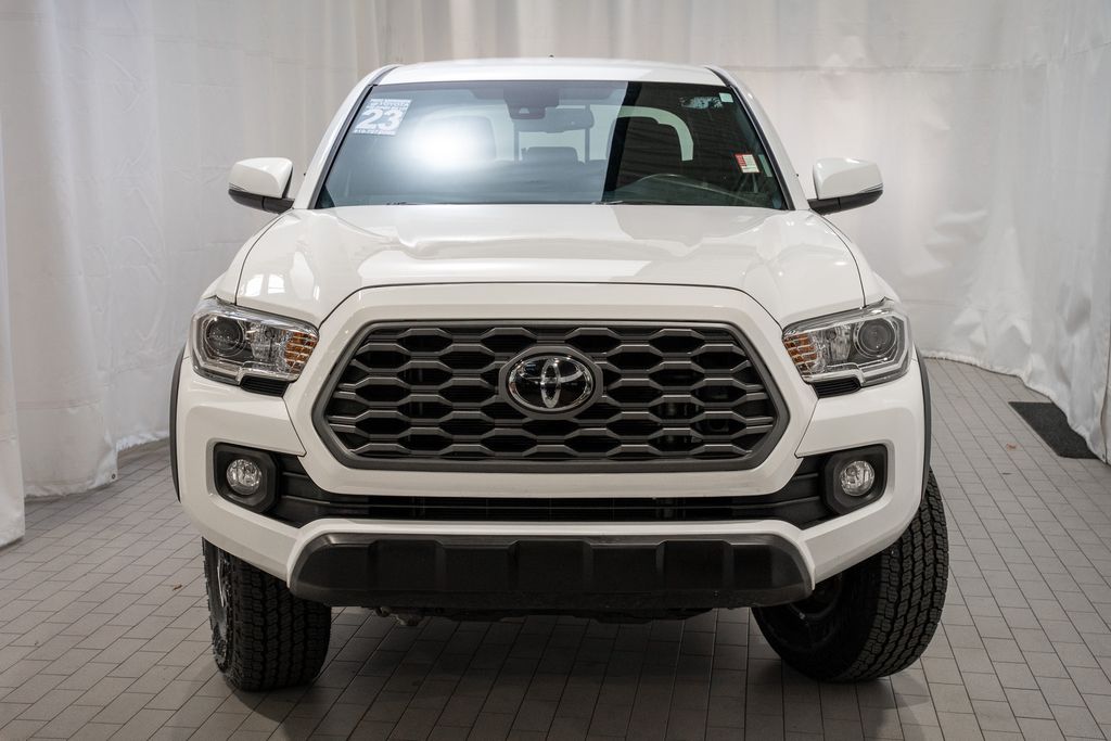 2023 Toyota Tacoma TRD Off-Road V6 photo 3