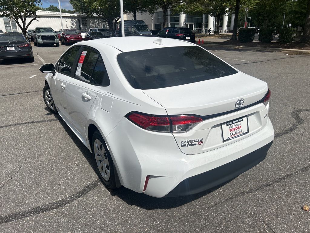 2025 Toyota Corolla LE photo 3