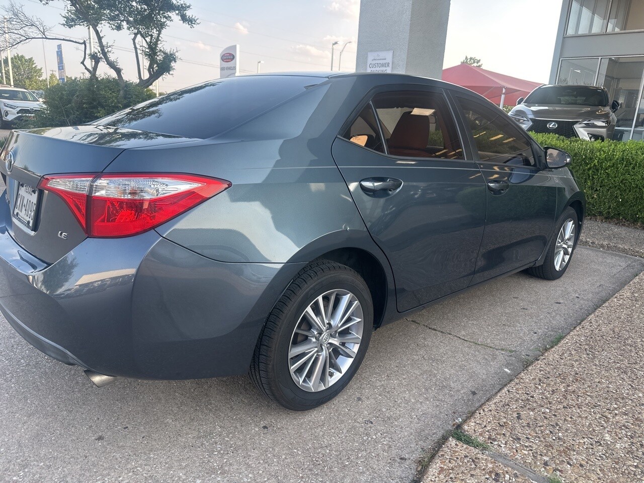 2014 Toyota Corolla LE photo 3