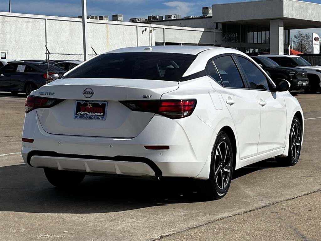Used 2024 Nissan Sentra SV w/16-Inch Alloy Wheels Sedan
