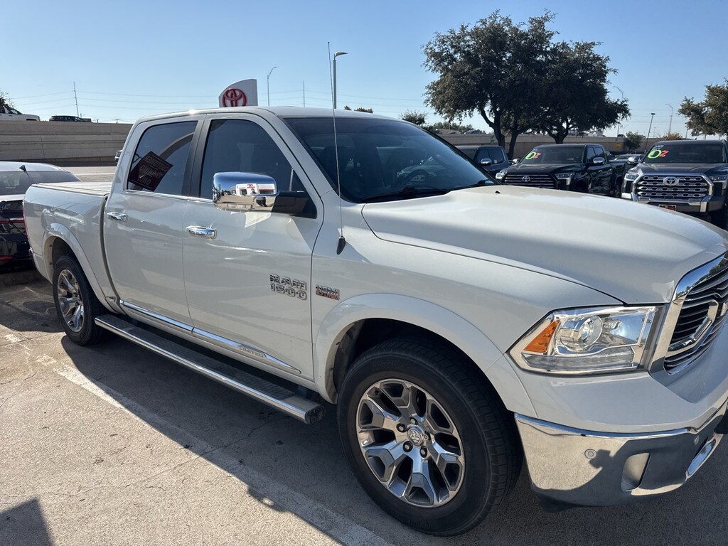 Used 2017 Ram 1500 Limited w/Navigation/Moonroof/20-in Alloy Truck Crew Cab