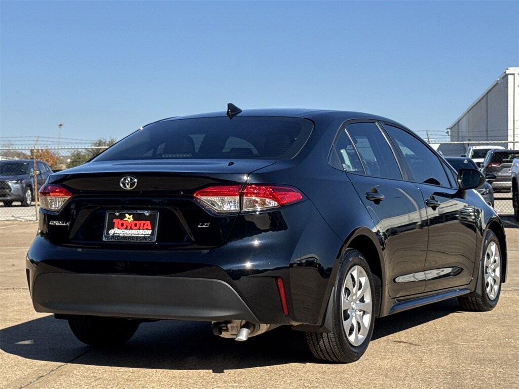 Used 2025 Toyota Corolla LE w/8-Inch Toyota Audio Multimedia Sedan