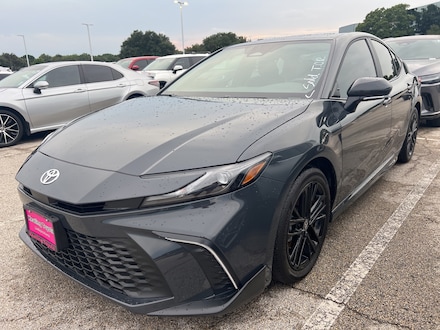 2025 Toyota Camry SE w/18-in. Black-Finished Alloy Sedan