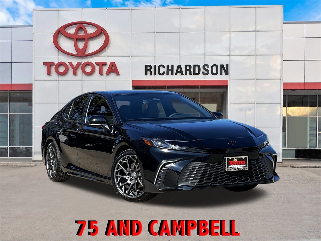 2025 Toyota Camry SE's photo