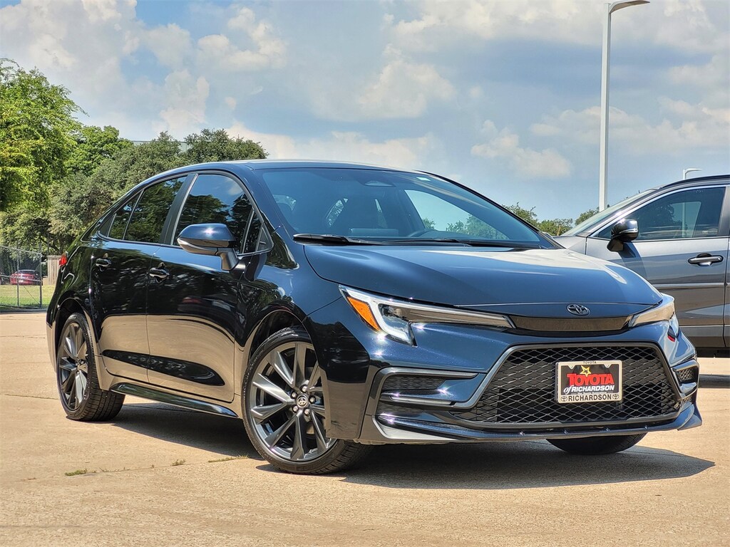 Used 2024 Toyota Corolla SE w/18-in. Alloy w/Graphite-Colored Finish Sedan